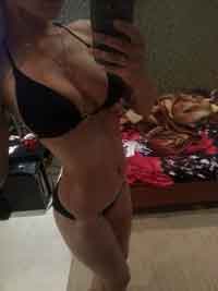 nude horny woman of Maumee